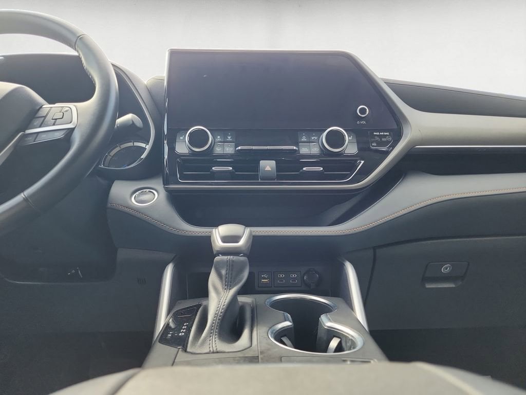 2023 Toyota Highlander Bronze Edition - Photo 12