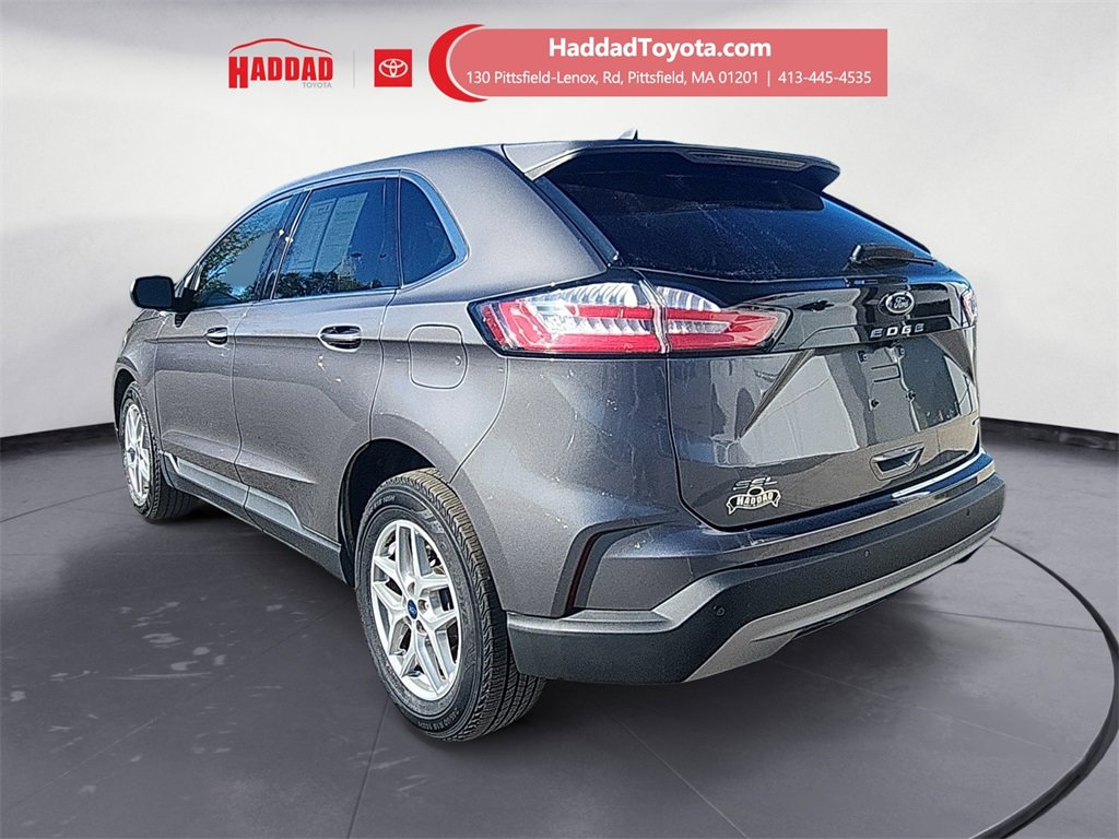 2022 Ford Edge SEL photo 3