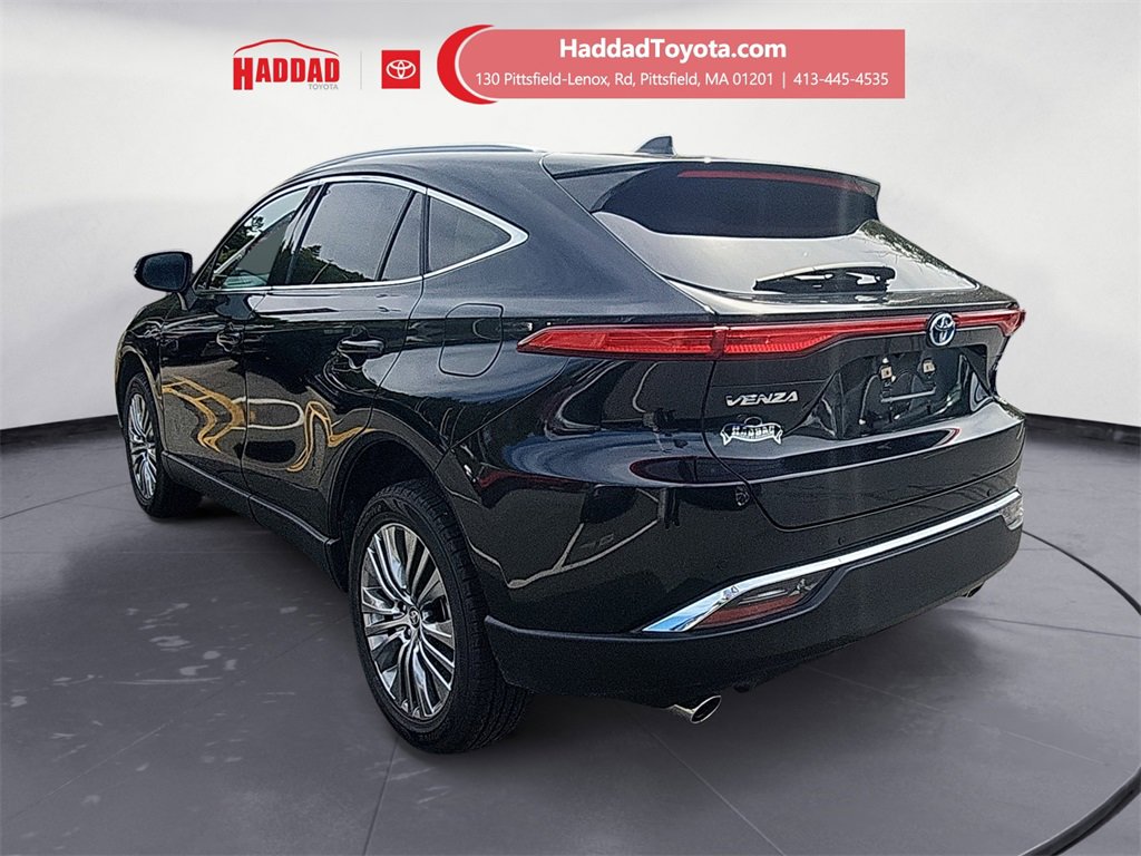 2024 Toyota Venza XLE photo 3