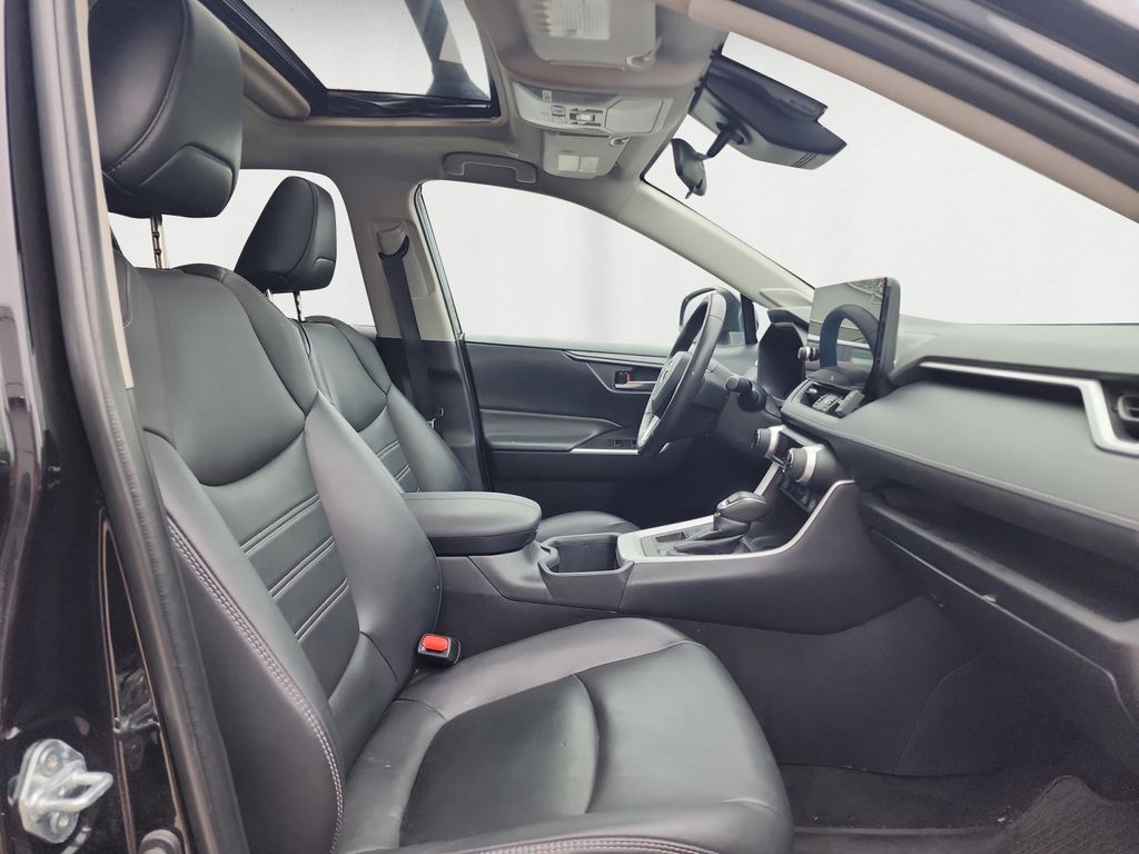 2023 Toyota RAV4 XLE Premium - Photo 16