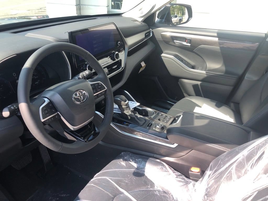 Used 2023 Toyota Highlander Limited Sport Utility
