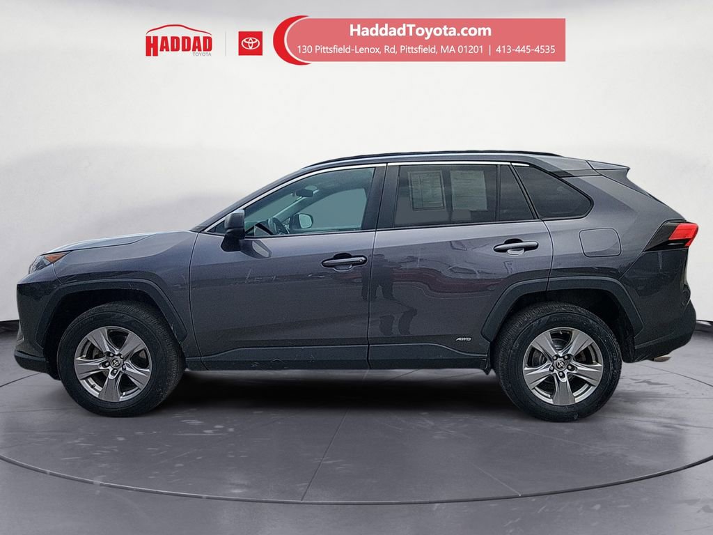 2022 Toyota RAV4 Hybrid LE photo 2