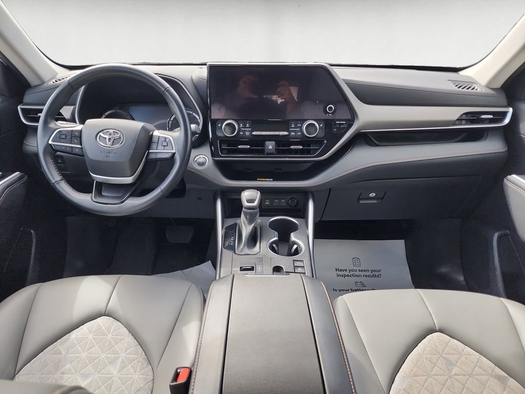 2023 Toyota Highlander Bronze Edition - Photo 11