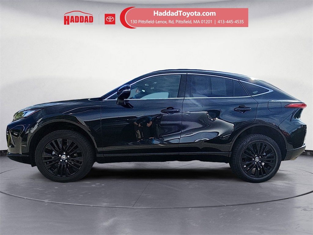 2024 Toyota Venza photo 2