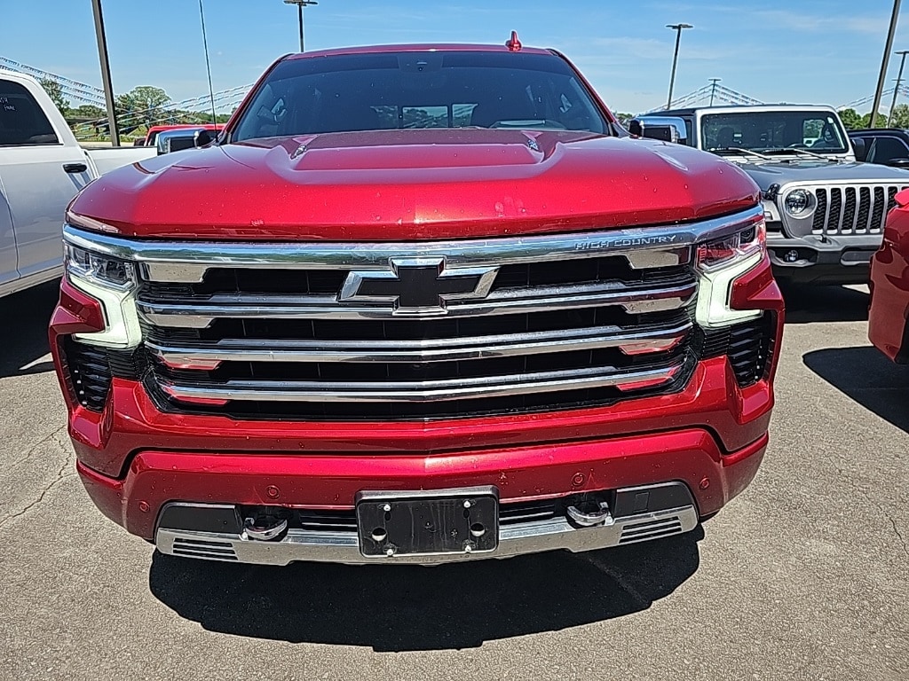 Used 2024 Chevrolet Silverado 1500 High Country with VIN 1GCUDJEL8RZ117378 for sale in Little Rock