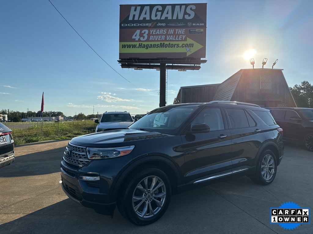 2023 Ford Explorer Limited's photo