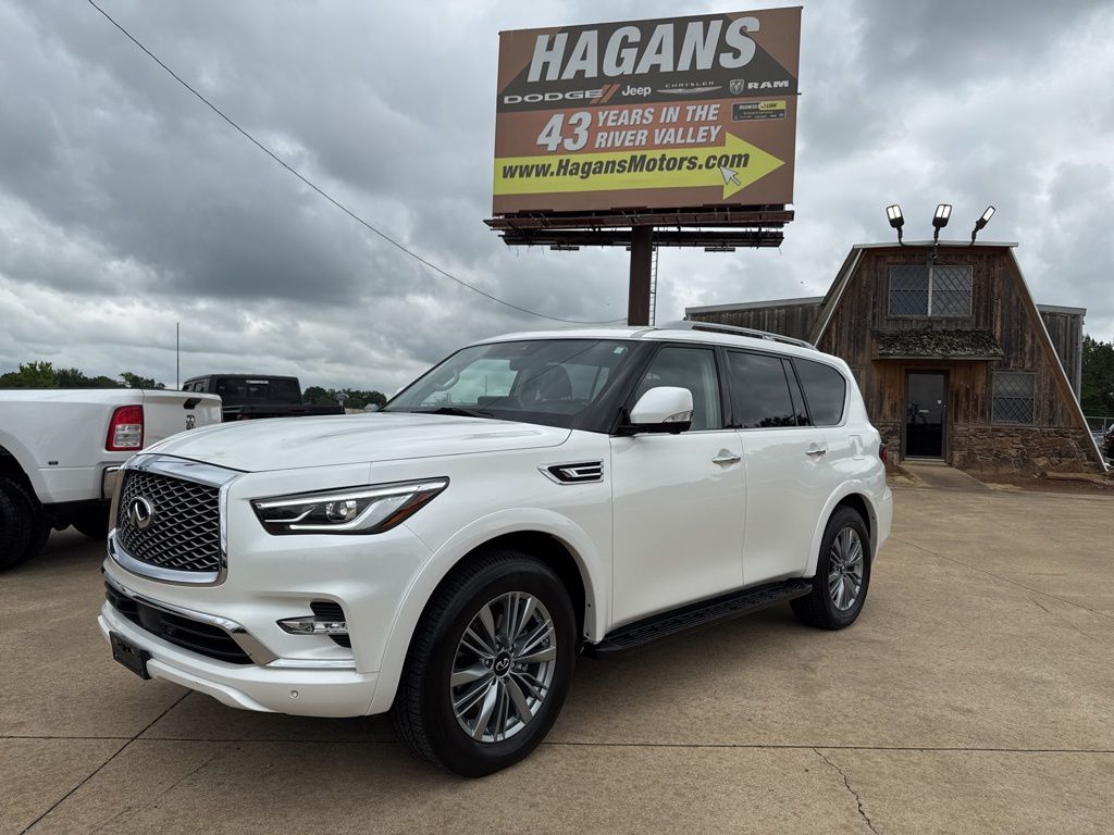 2024 INFINITI QX80 Luxe 4WD's photo