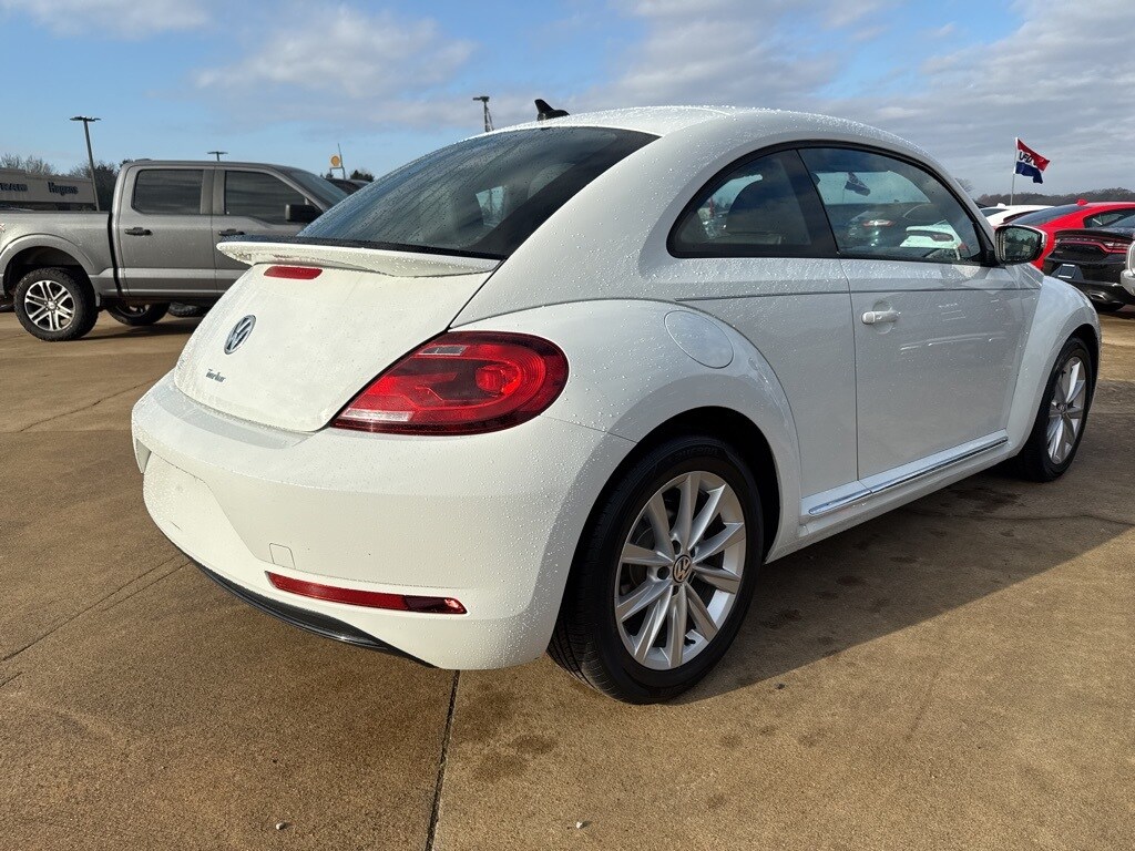 2018 Volkswagen Beetle S photo 4