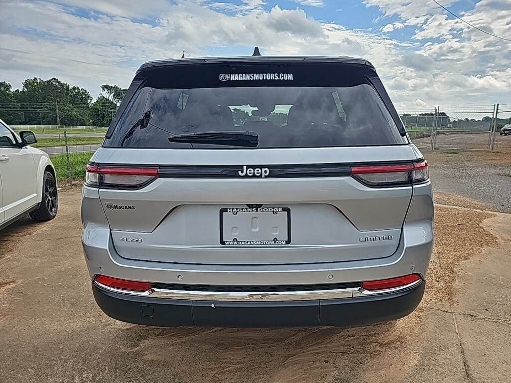 2024 Jeep Grand Cherokee Limited photo 4