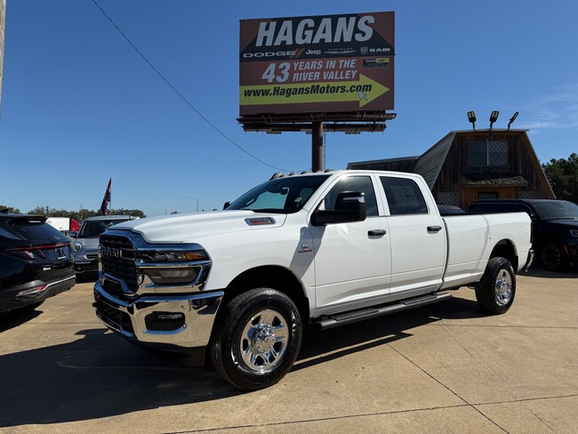 2026 Ram 2500 TRADESMAN CREW CAB 4X4 8' BOX Pickup