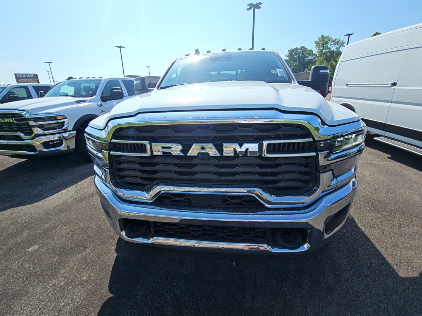 2025 Ram 5500 Tradesman photo 2