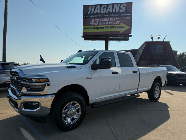 2026 Ram 2500 TRADESMAN CREW CAB 4X4 8' BOX Pickup