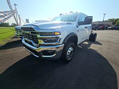 2025 Ram 3500 Chassis Cab 3500 TRADESMAN CREW CAB CHASSIS 4X2 60' CA Pickup