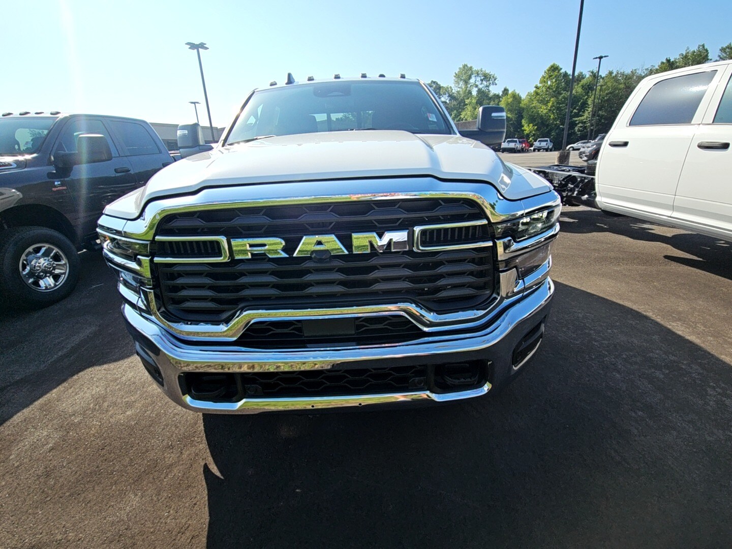 2025 Ram 3500 Tradesman photo 2