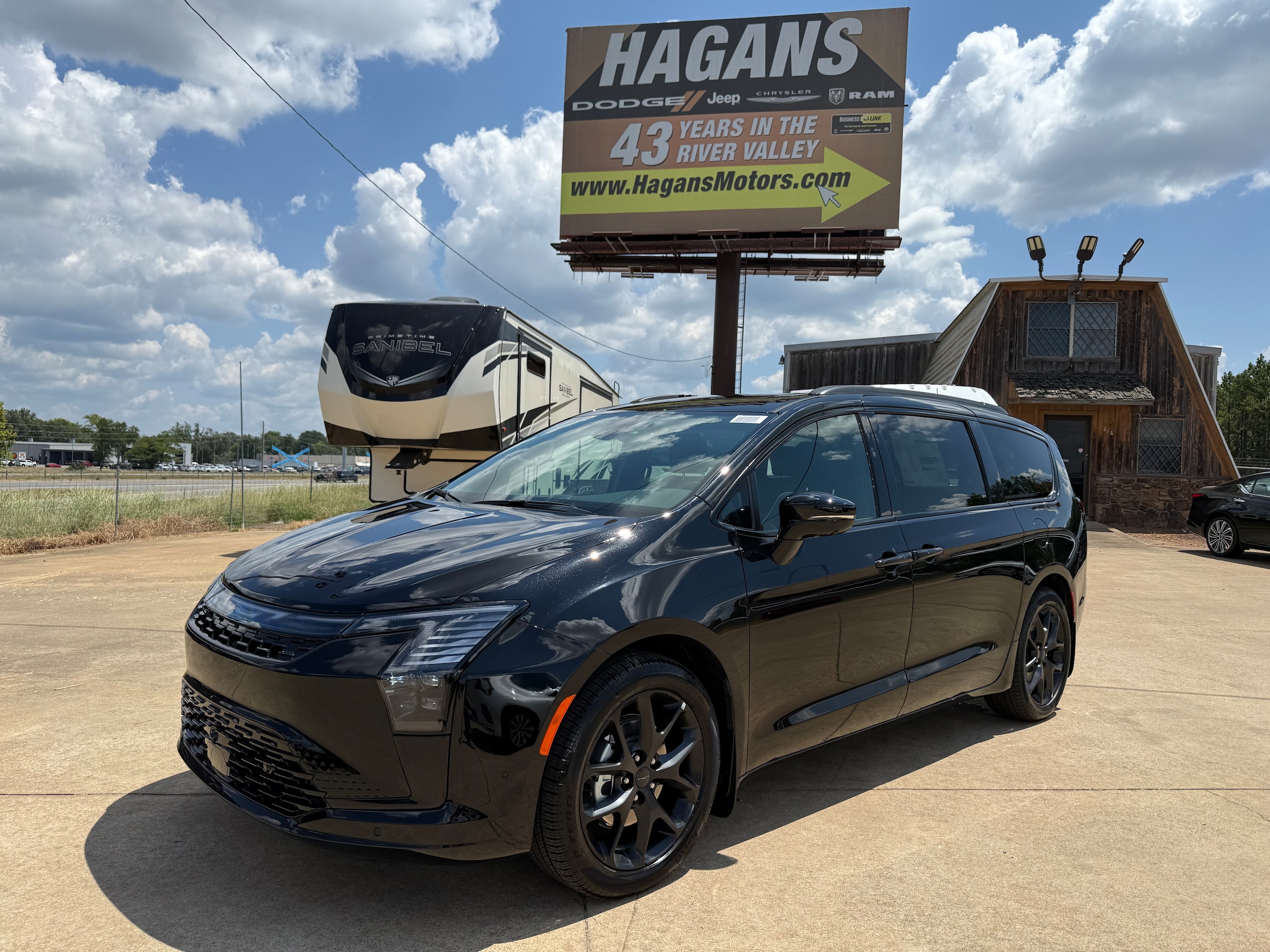 2027 Chrysler Pacifica Passenger Van 