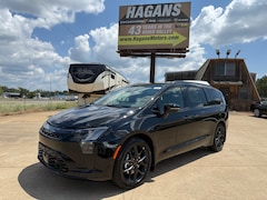 New 2027 Chrysler Pacifica LIMITED Passenger Van for sale near you in Morrilton, AR