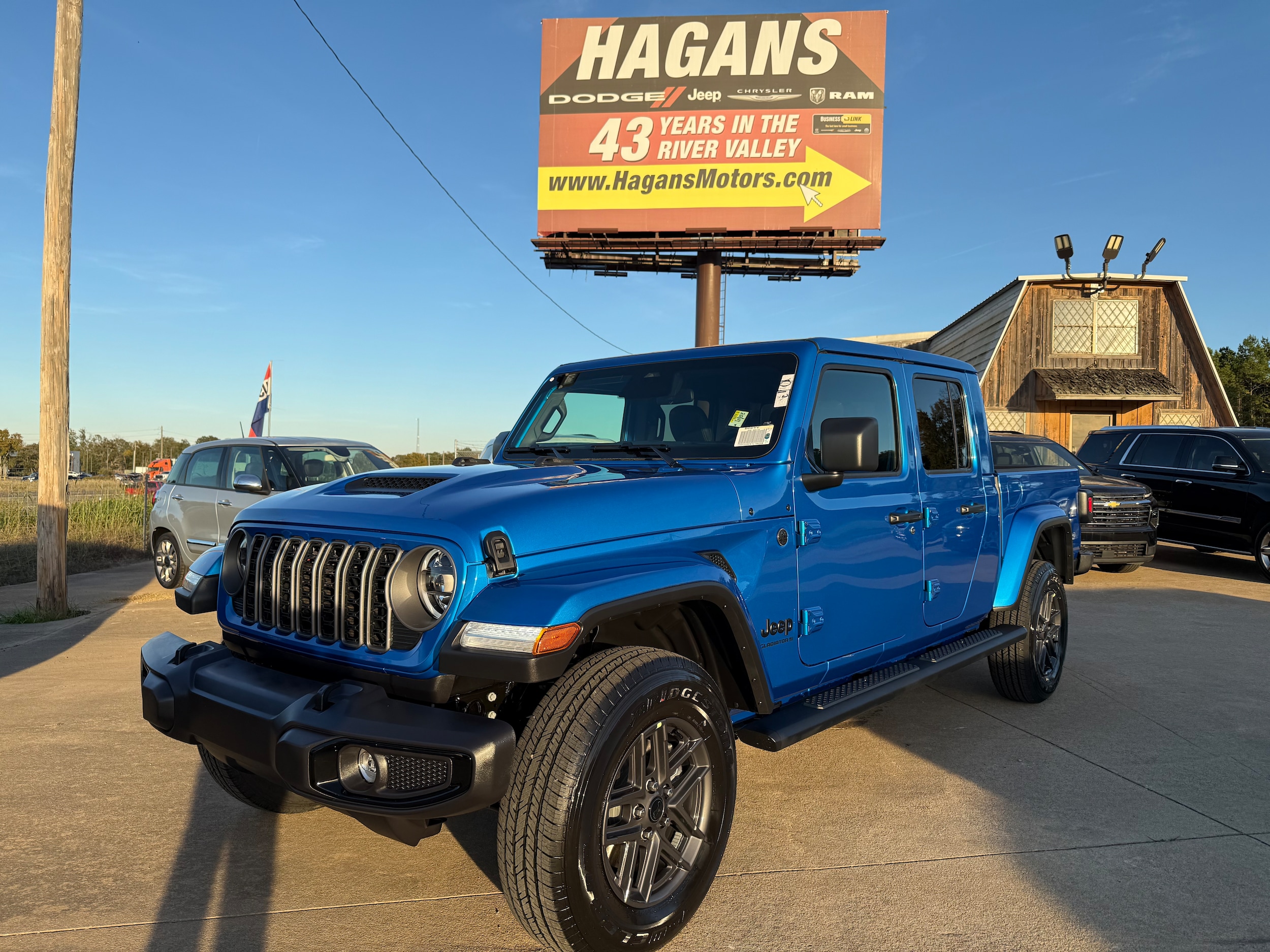 2026 Jeep Gladiator Sport S's photo