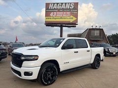 2026 Ram 1500 EXPRESS CREW CAB 4X4 5'7 BOX Pickup