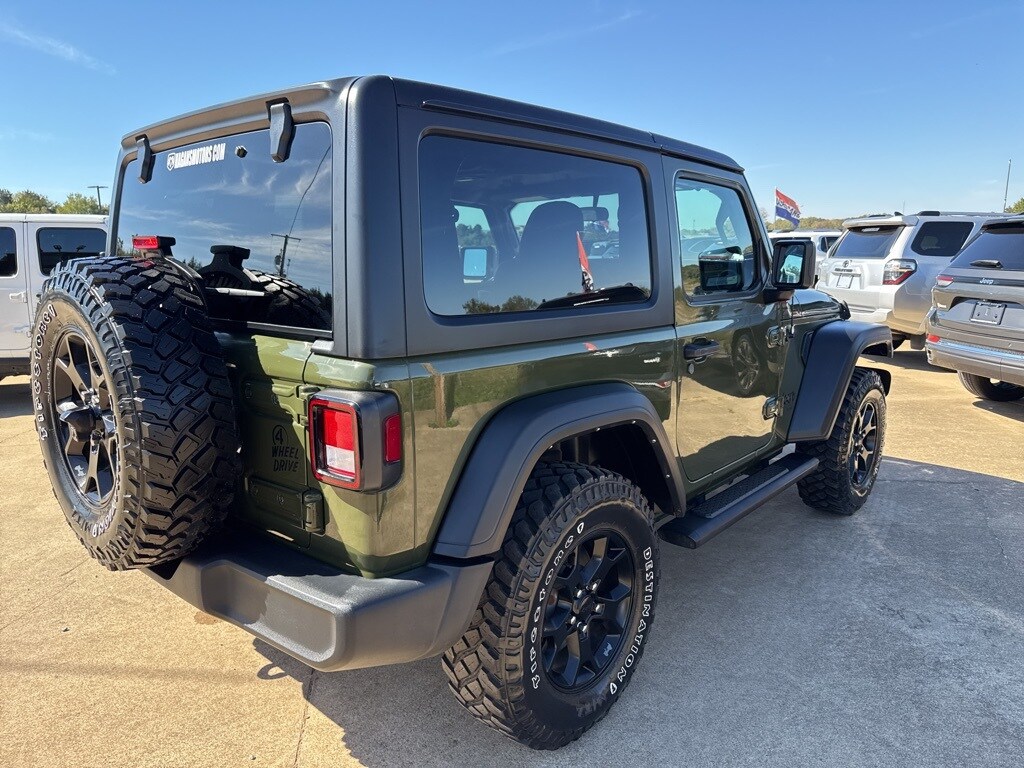 2022 Jeep Wrangler Willys photo 4
