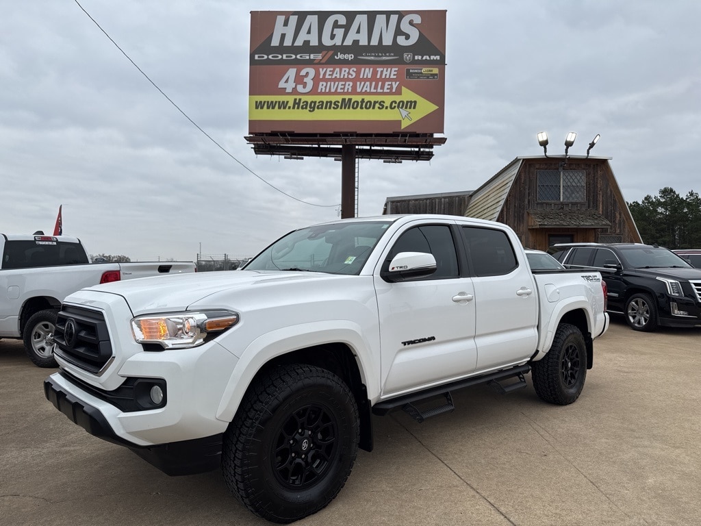 2021 Toyota Tacoma SR5's photo