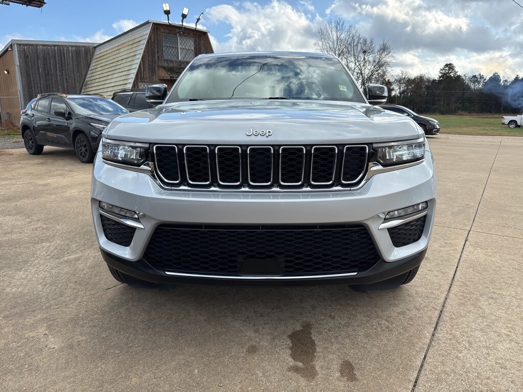 2023 Jeep Grand Cherokee Limited photo 2
