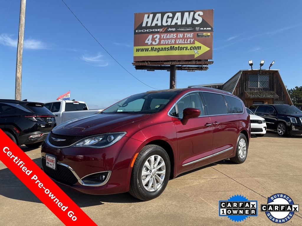 2018 Chrysler Pacifica Touring L Plus's photo