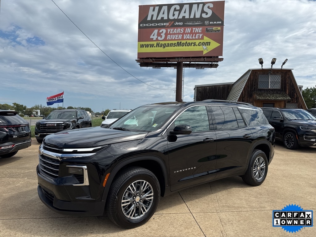 Used 2025 Chevrolet Traverse LT SUV