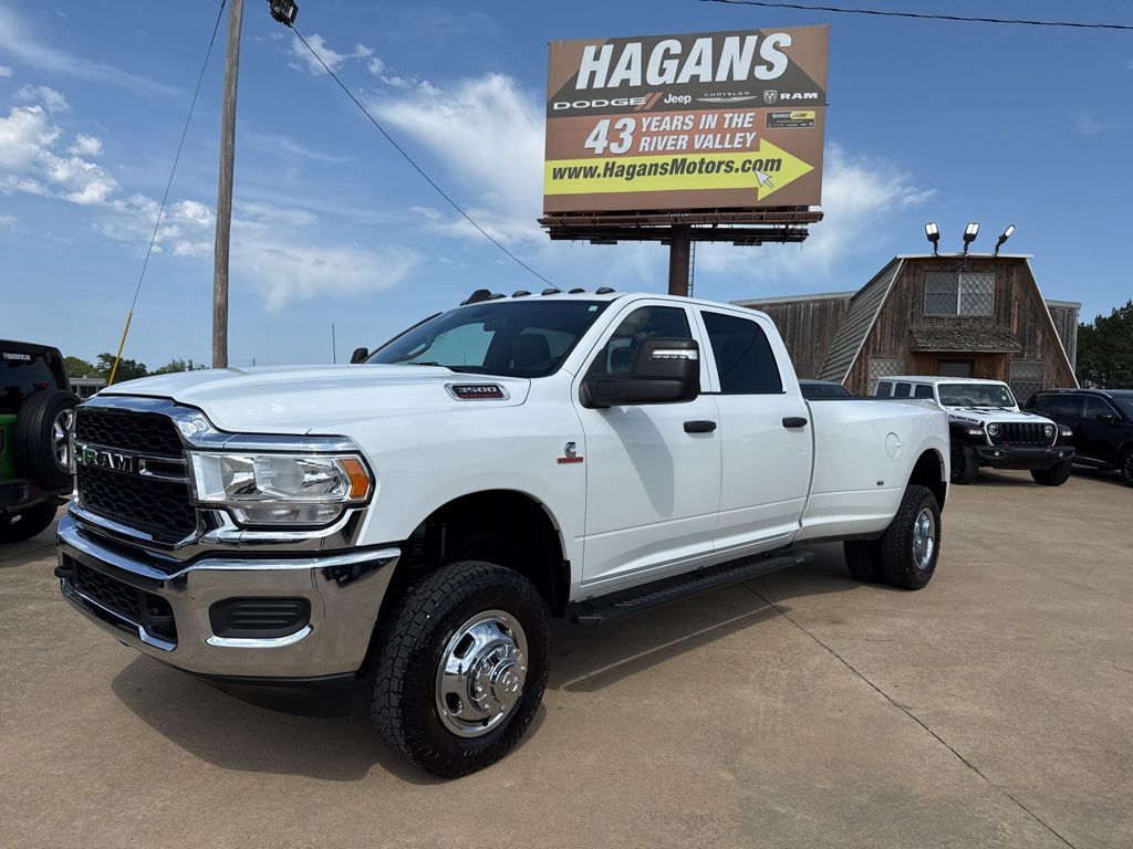 2024 RAM 3500 Tradesman 4X4 Crew Cab LWB's photo