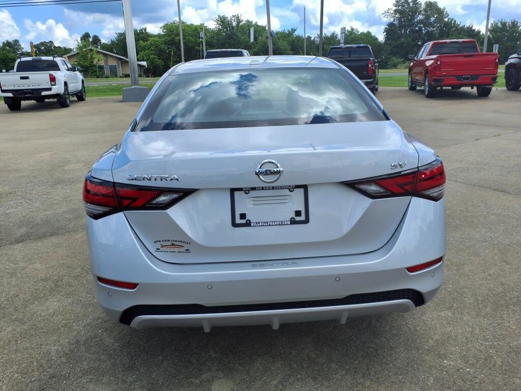 2022 Nissan Sentra SV photo 4