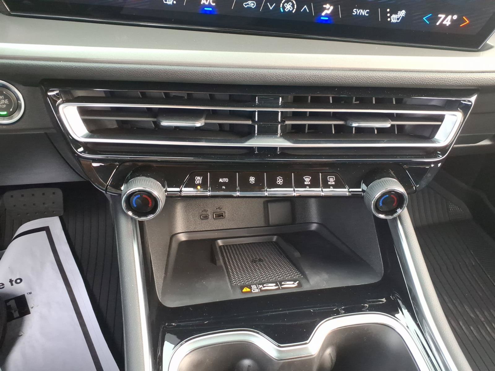 2027 Chevrolet Traverse LT - Photo 13