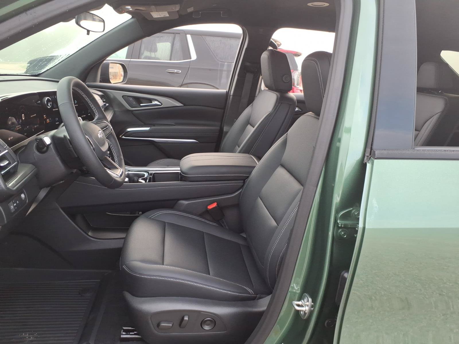 2027 Chevrolet Traverse LT - Photo 11