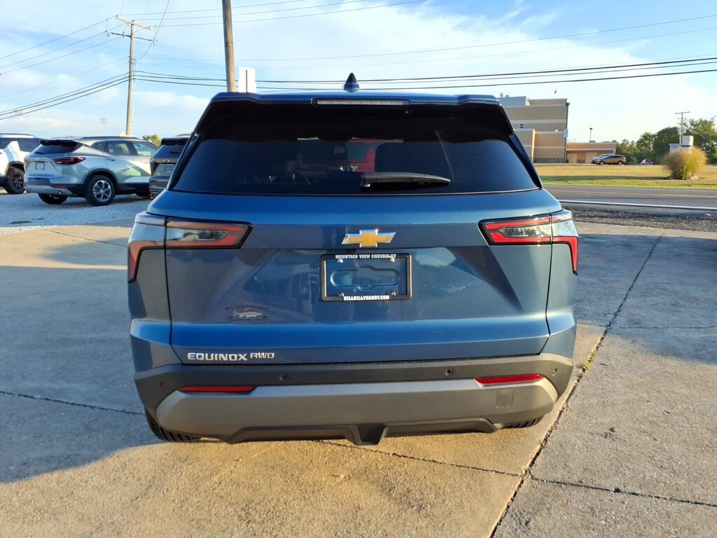 New 2027 Chevrolet Equinox LT SUV