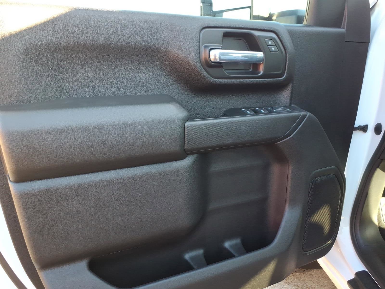 2024 Chevrolet Silverado 2500HD Custom - Photo 11