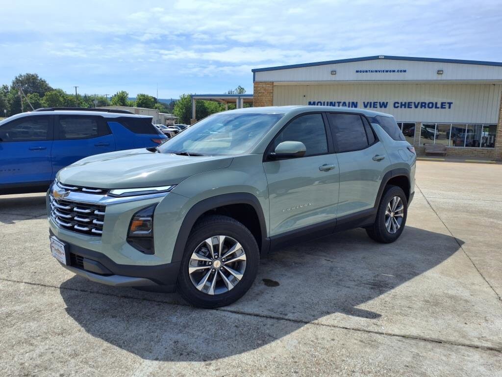 2026 Chevrolet Equinox LT photo 2