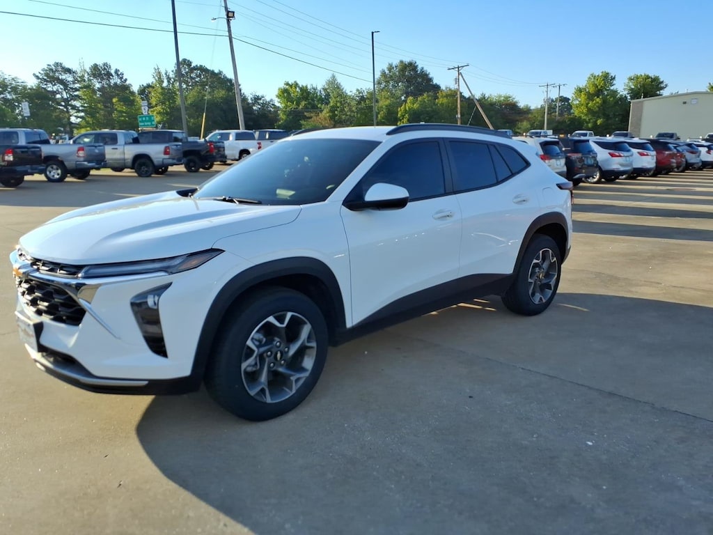 Used 2024 Chevrolet Trax LT SUV