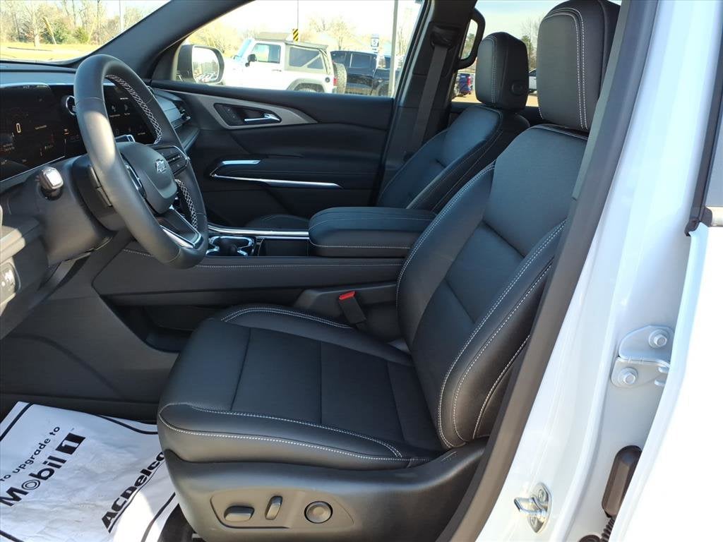 2026 Chevrolet Traverse LT - Photo 13