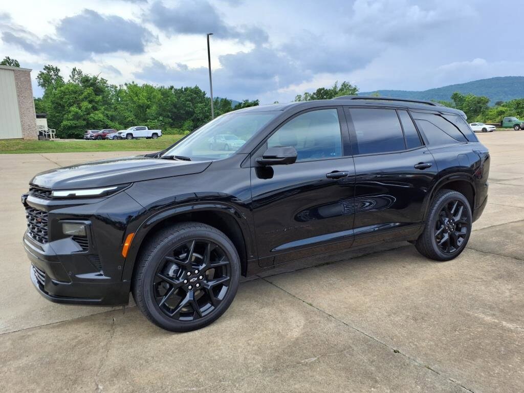 2024 Chevrolet Traverse RS photo 2