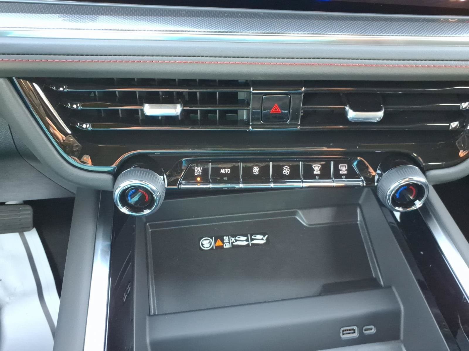 2027 Chevrolet Tahoe RST - Photo 17