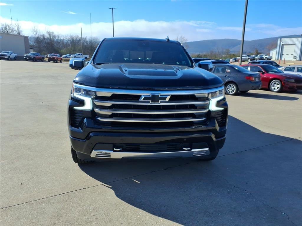 Used 2024 Chevrolet Silverado 1500 High Country with VIN 1GCUDJELXRZ195239 for sale in Little Rock