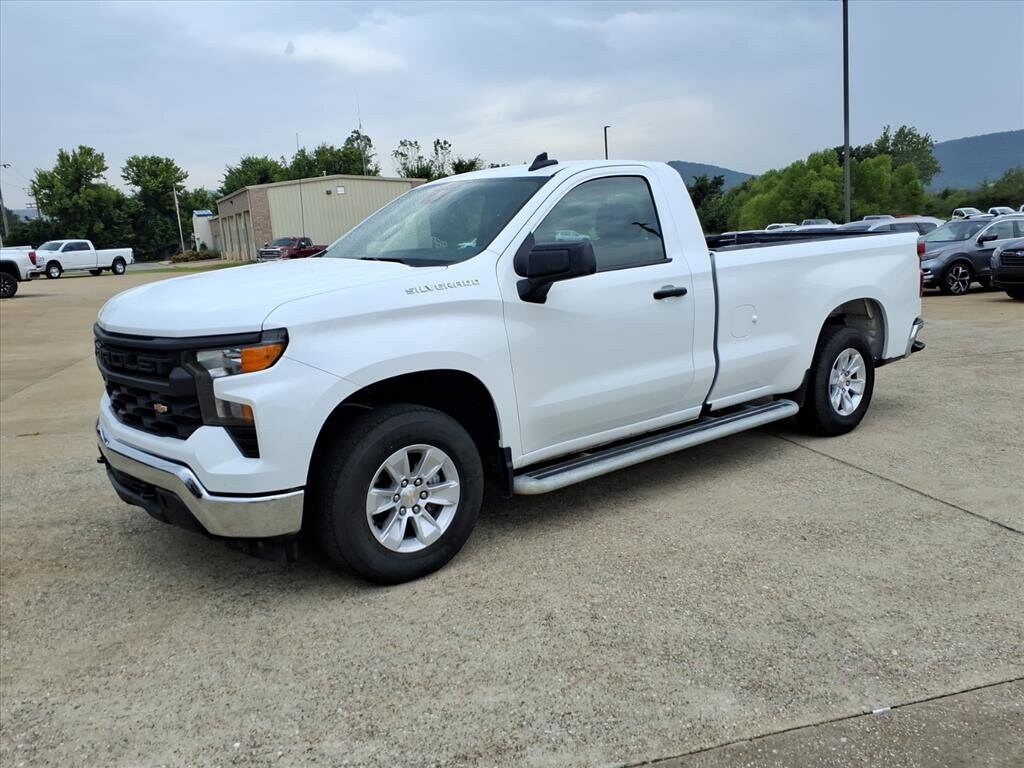 2024 Chevrolet Silverado 1500 photo 3