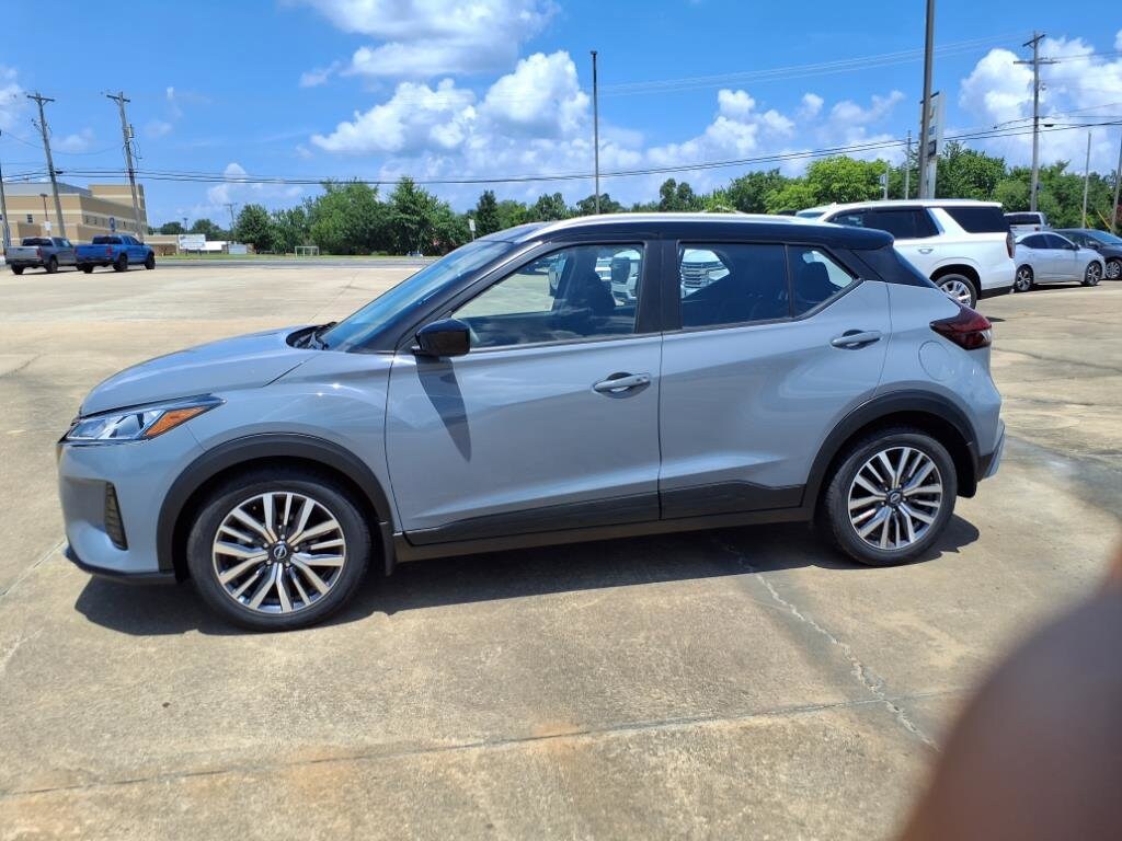 2024 Nissan Kicks SV photo 3