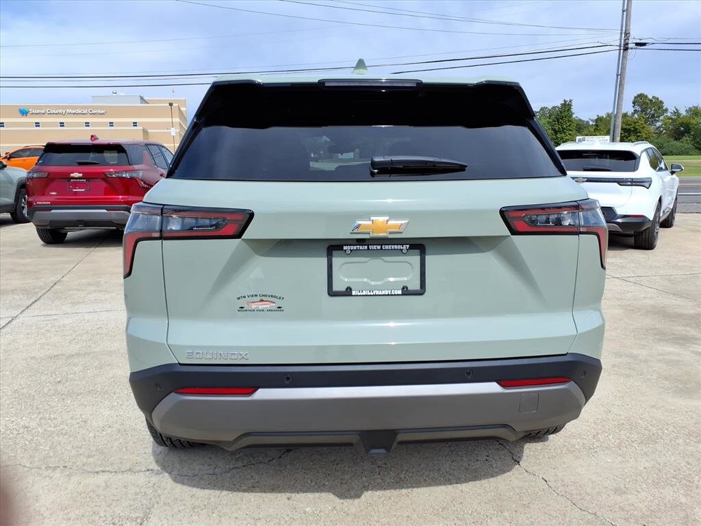 2026 Chevrolet Equinox LT photo 4