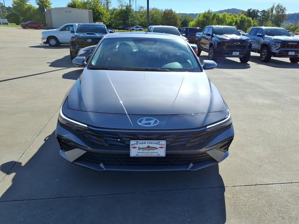 Used 2025 Hyundai Elantra SEL Convenience