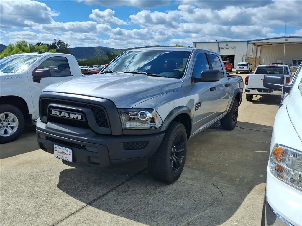 2024 Ram 1500 Classic Warlock photo 3