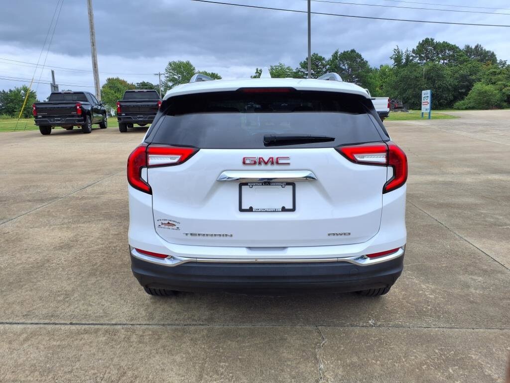 2024 Gmc Terrain SLT photo 2
