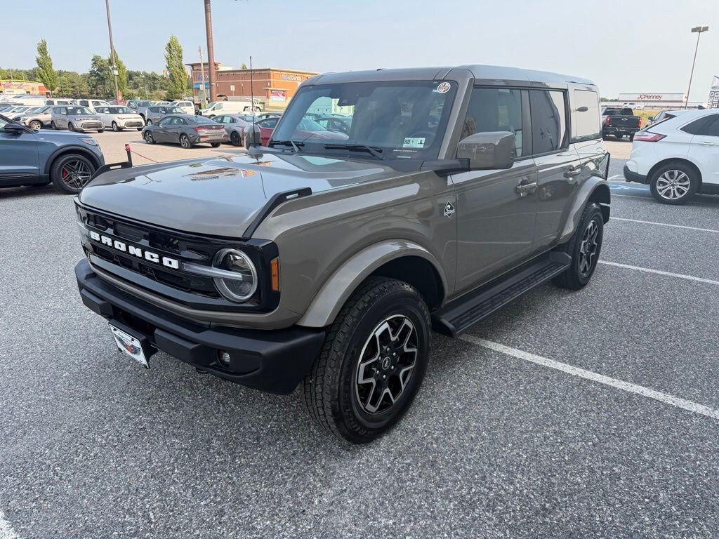 Certified 2025 Ford Bronco Outer Banks SUV