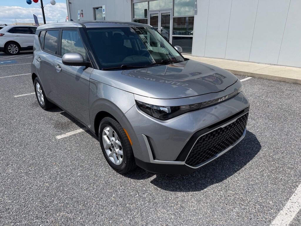 Certified 2025 Kia Soul LX Hatchback