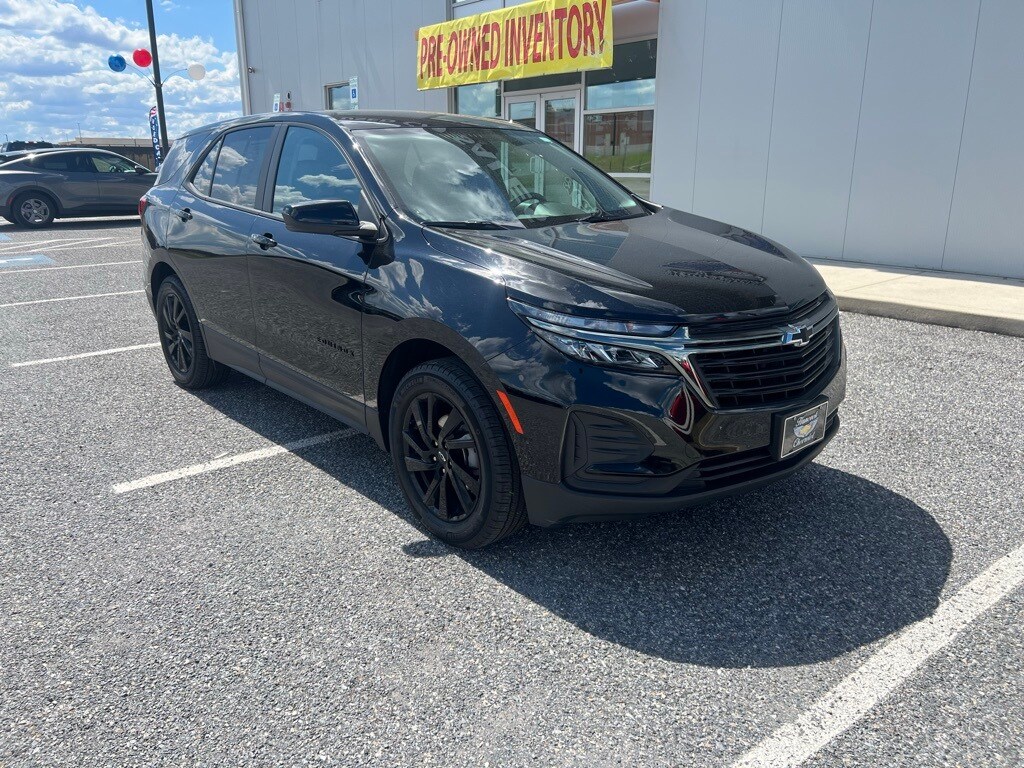 2023 Chevrolet Equinox LS photo 2