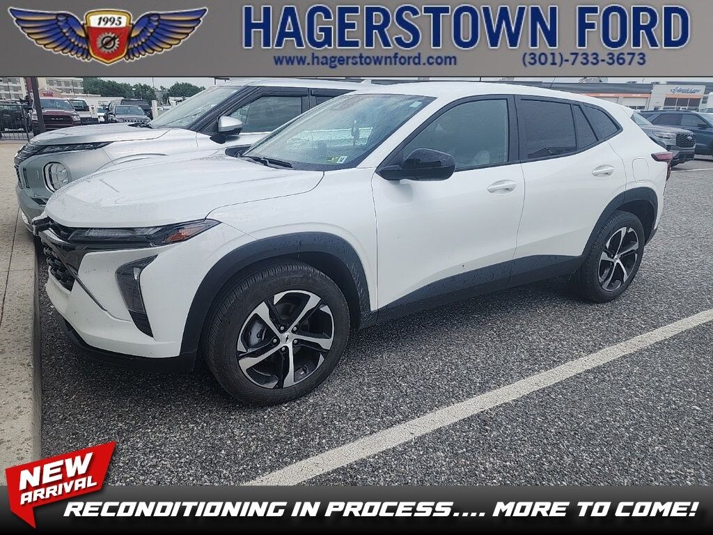 Used 2025 Chevrolet Trax 1RS SUV