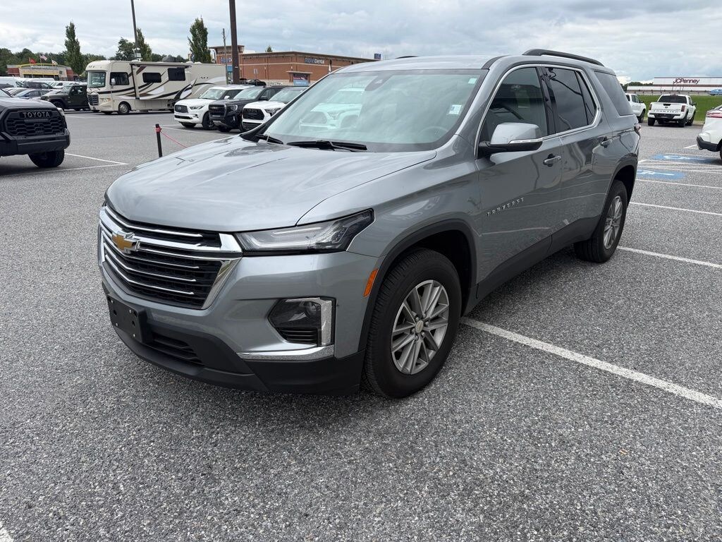 Used 2023 Chevrolet Traverse LT Cloth w/1LT SUV
